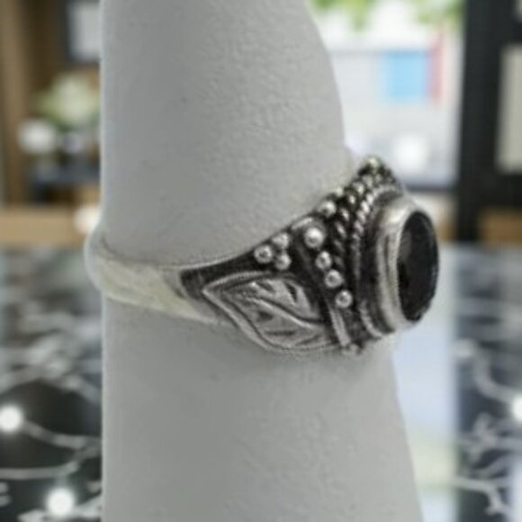 Sterling Silver & Garnet Ring Leaf & Ball Faceted Garnet 925 January Birthstone - Picture 3 of 6